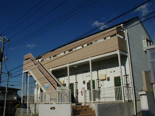 【仙台市青葉区西勝山のアパートの建物外観】