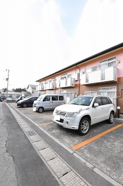 【郡山市富久山町福原のアパートの駐車場】