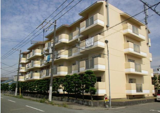 姫路市飾磨区矢倉町のマンションの建物外観