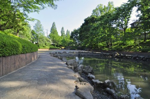 【東松山市六軒町のアパートの公園】