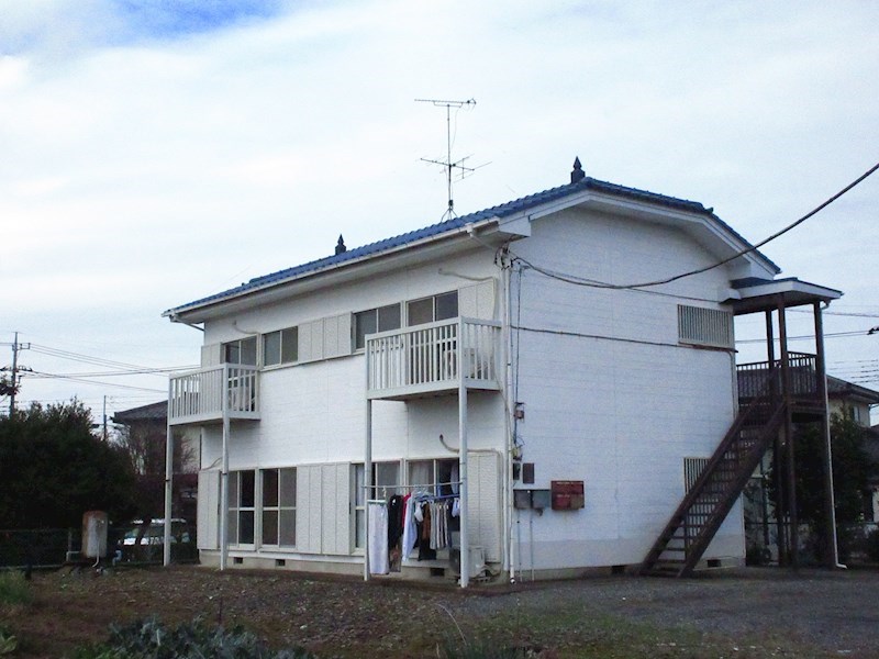 高部屋ハイツの建物外観