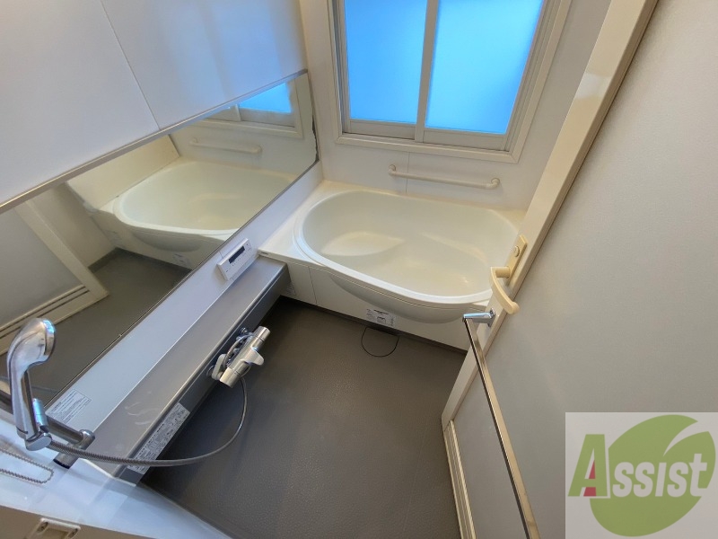 バス・シャワールーム　お風呂です。ゆっくりお風呂につかるのも体に良いですね～