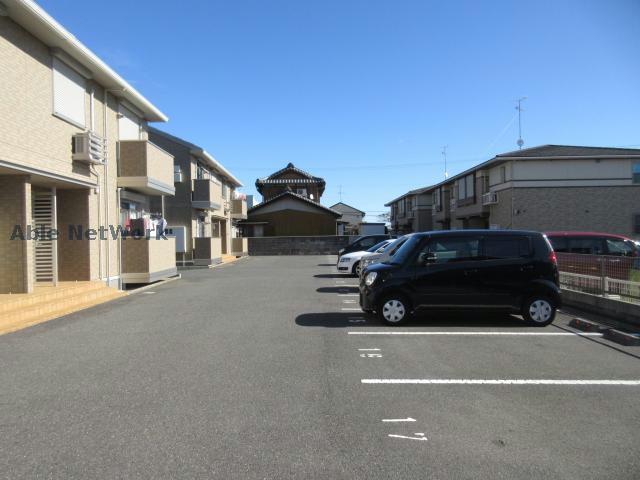 駐車場　駐車場