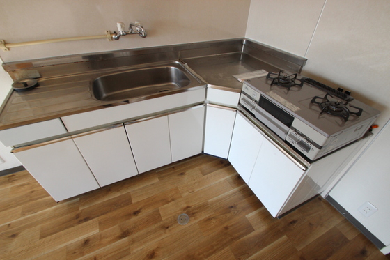 キッチン　※別部屋の写真です