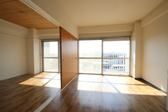 居室・リビング　※別部屋の写真です