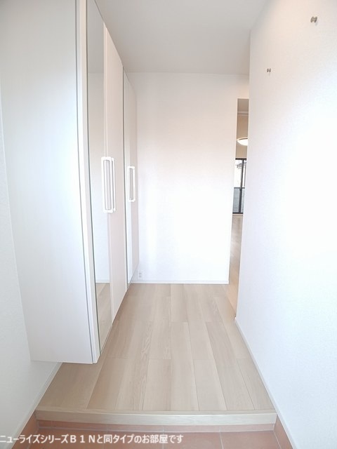 玄関　※現状と異なる場合がございます