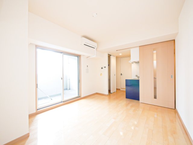 居室・リビング　別号室のものになります。現状優先。