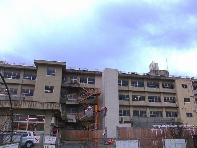 小学校　御幸小学校（小学校）まで880m