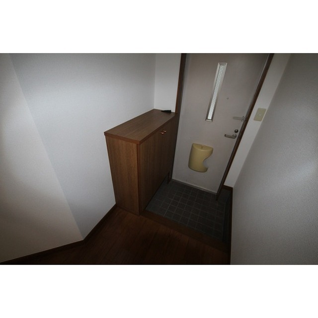 玄関　シューズボックスあります