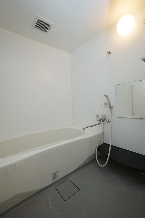 バス・シャワールーム　ゆったり過ごせるお風呂です