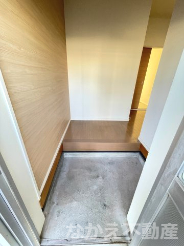 玄関　中はこのようになっています