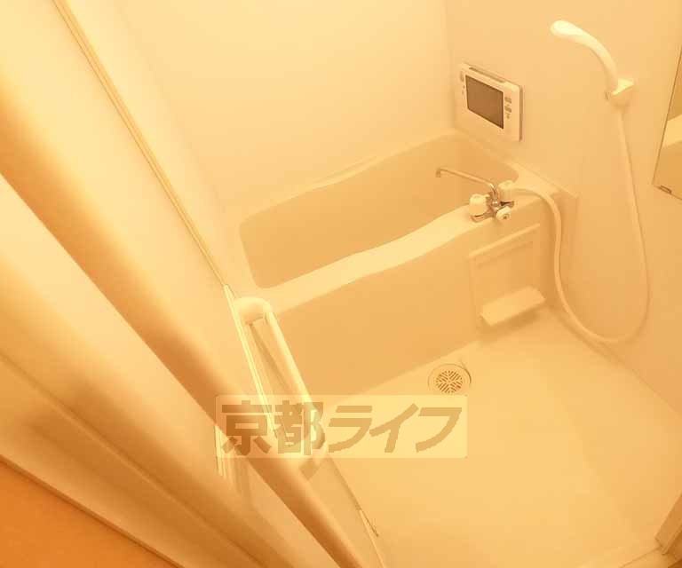 バス・シャワールーム　落ち着きのあるバスルームです。