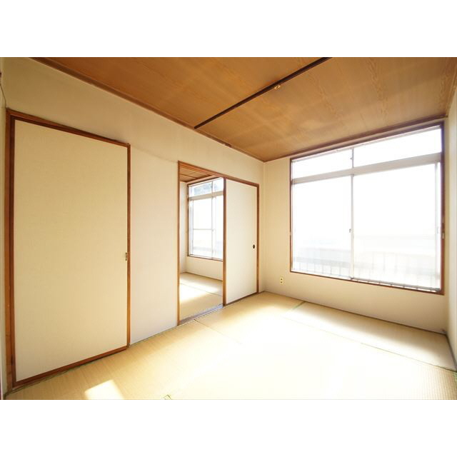 津村ハイツの居間写真