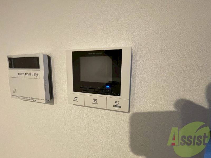 セキュリティ　ＴＶモニター付インターホンです。来客者の顔が見えるので安心！