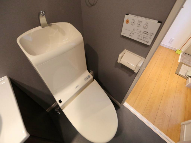 トイレ　温水洗浄暖房便座付トイレ　同仕様写真