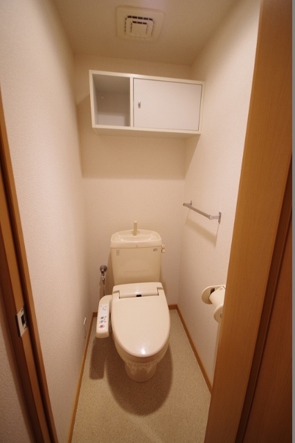 トイレ　類似室内