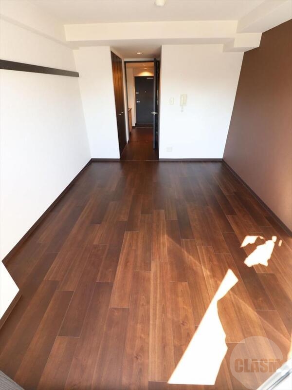 居室・リビング　６．８帖の洋室です