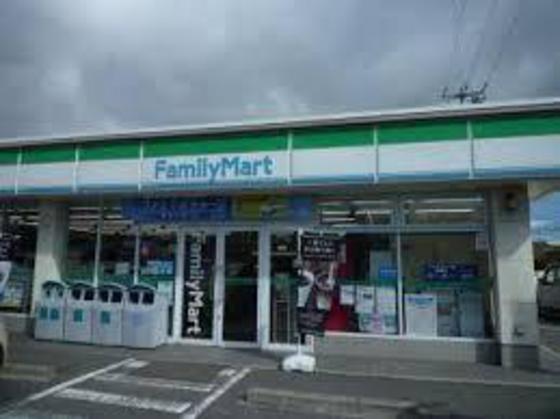 コンビニ　ファミリーマート津大門店（コンビニ）まで356m