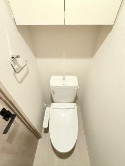 トイレ　温水洗浄便座