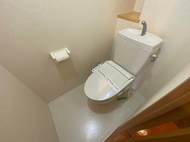 トイレ　※他号室の写真です。