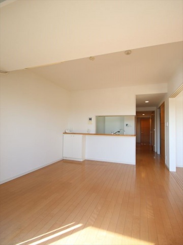 居室・リビング　10.8帖ＬＤＫ♪床暖房完備です♪