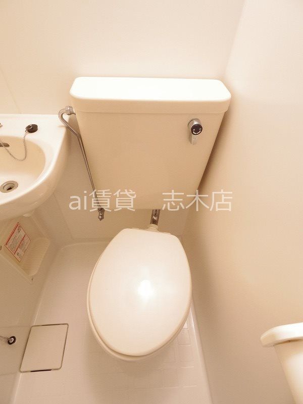 トイレ　※別号室写真