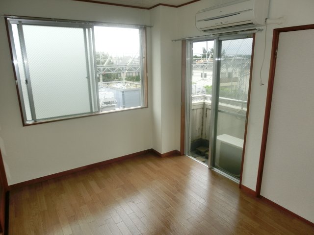 居室・リビング　同物件内参考画像