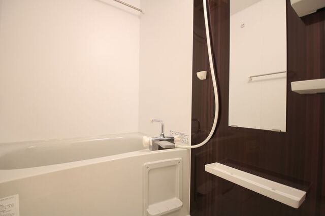 バス・シャワールーム　※違う階のお部屋の参考写真です。