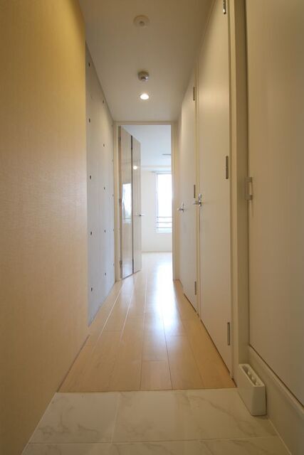 玄関　※違う階のお部屋の参考写真です。