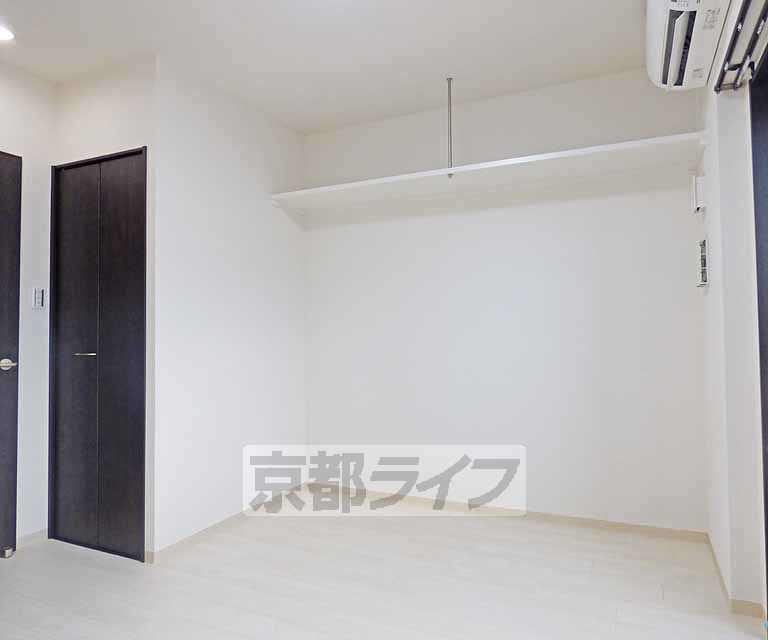 居室・リビング　広々とした室内です。