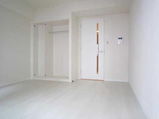 居室・リビング　収納付洋室／エアコン付き