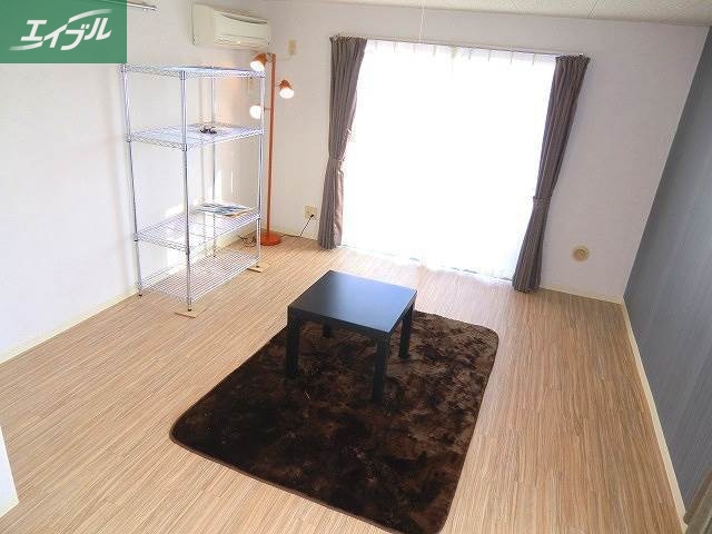 居室・リビング　家具はついてません