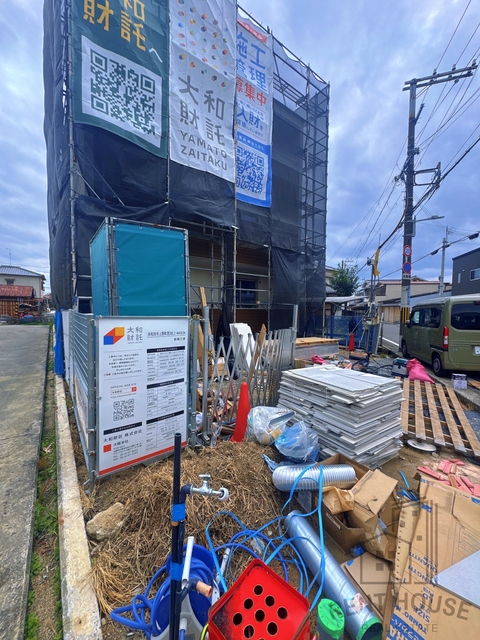 駐車場　外観（建設中）