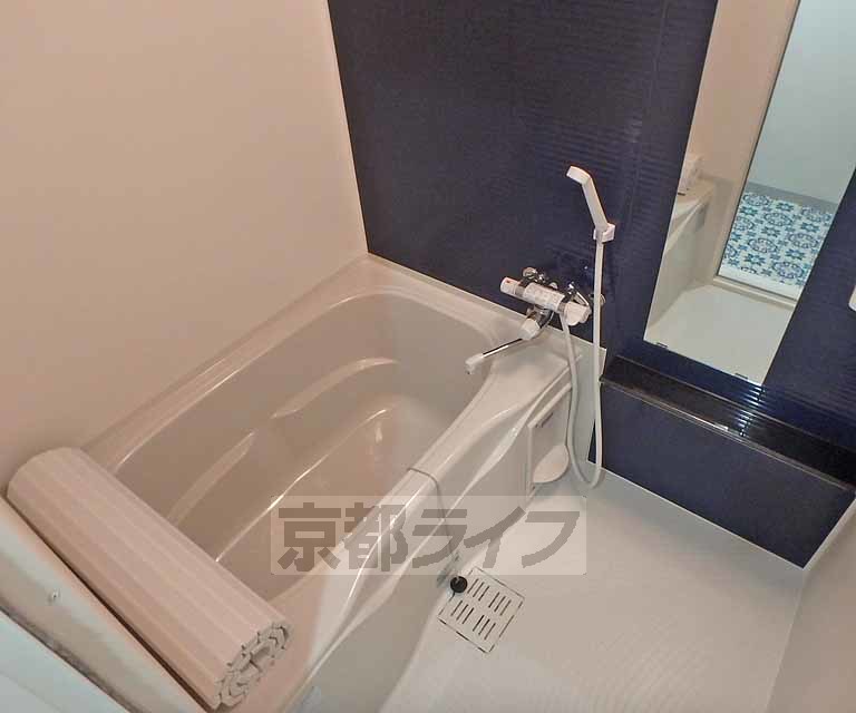 バス・シャワールーム　日々の疲れはここで癒しましょう