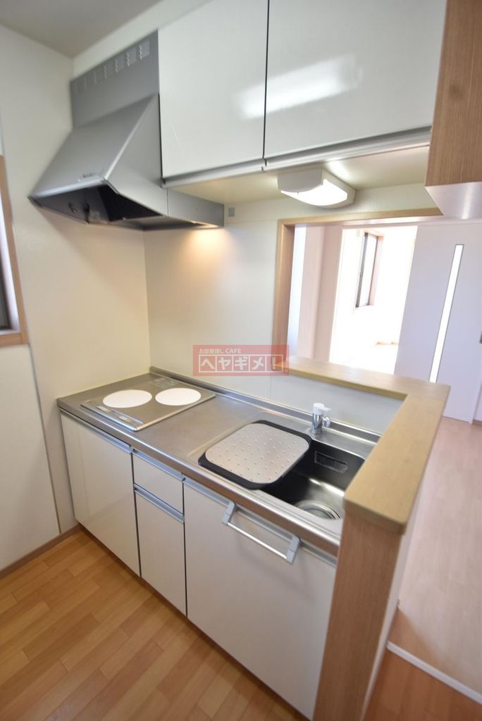 キッチン　玄関