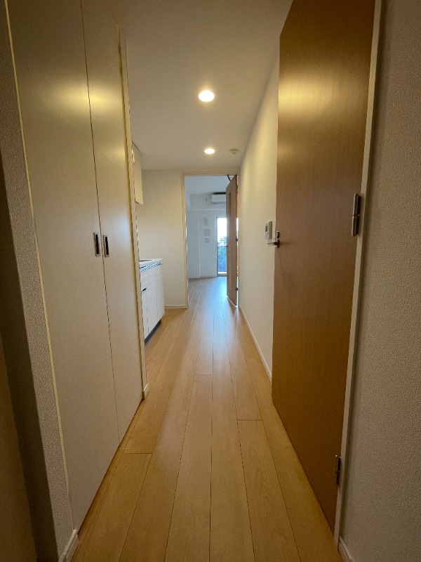 玄関　※同物件・同タイプの写真です。