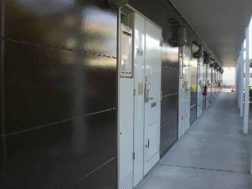 玄関　備品や設備仕様は号室等により異なります。現地をご確認ください