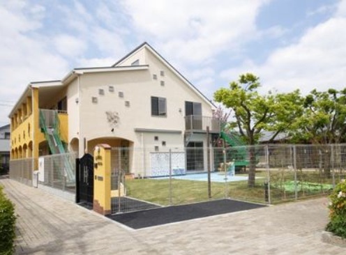 幼稚園・保育園　にじのおうち保育園（幼稚園・保育園）まで558m