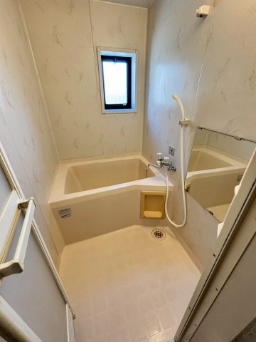 バス・シャワールーム　別号室の写真です。ご参考までに