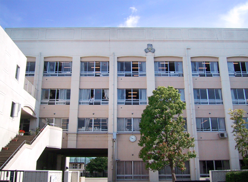 中学校　川崎市立西高津中学校（中学校）まで701m