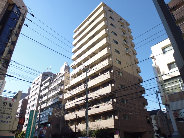 建物外観　見上げるほどの存在感！