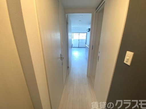 玄関　玄関を一歩入ると・・・こんな感じです。
