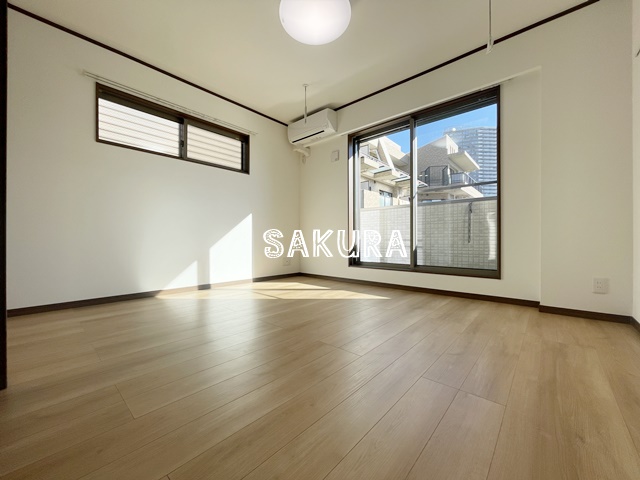 居室・リビング　開放感のあるゆったりとしたお部屋です♪