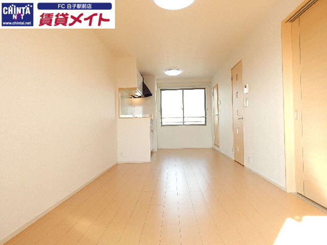 居室・リビング　同タイプの部屋写真です。