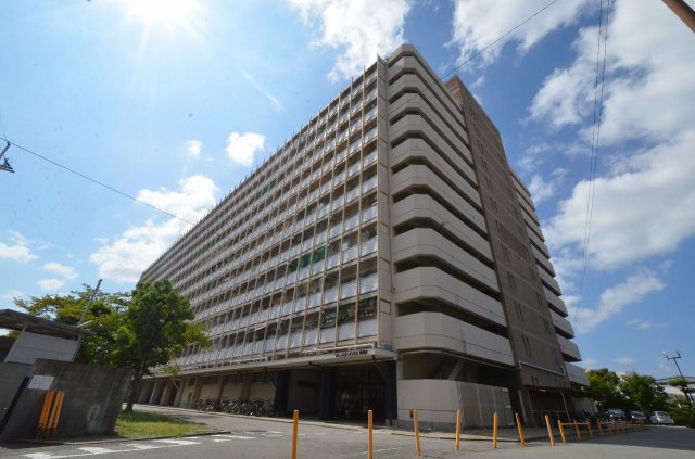 建物外観　敷地内に駐車場があります♪