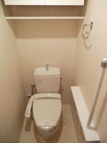 トイレ　ウォシュレット完備