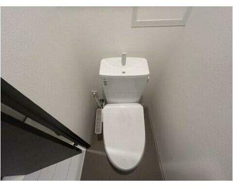 トイレ　落ち着いた色調のトイレです♪