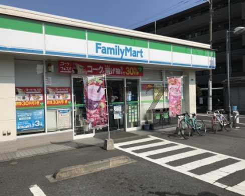 コンビニ　ファミリーマート ニック北加瀬三丁目店（コンビニ）まで885m