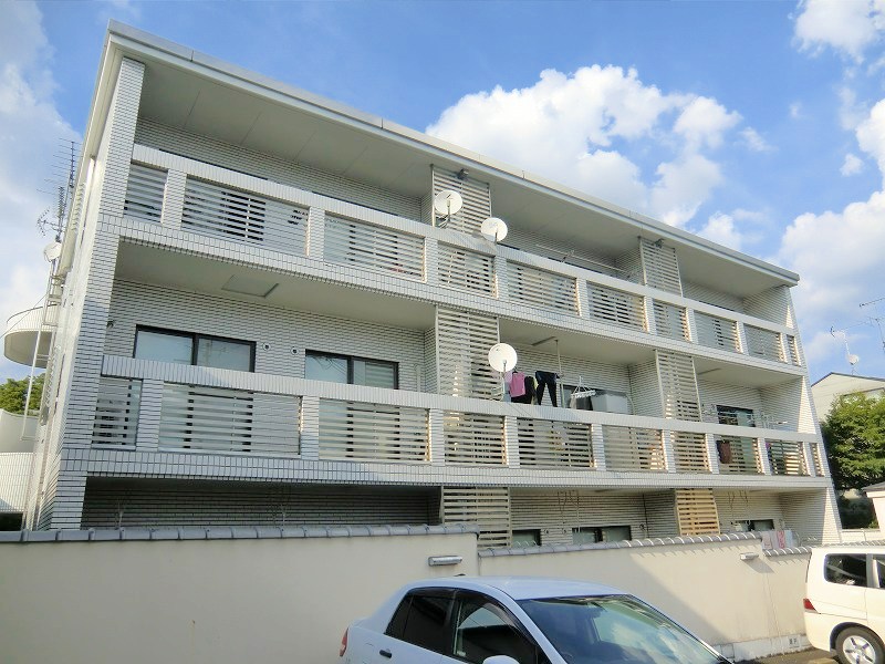 建物外観　全室南向きで日当り良好です☆