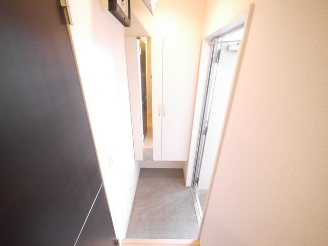 玄関　★お部屋探しは株式会社タウンハウジング東京、京王八王子店で…